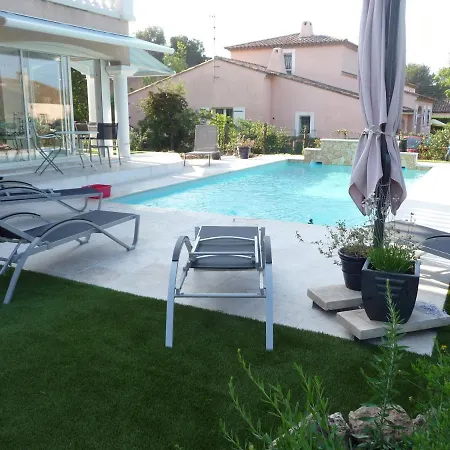 Villa Iris