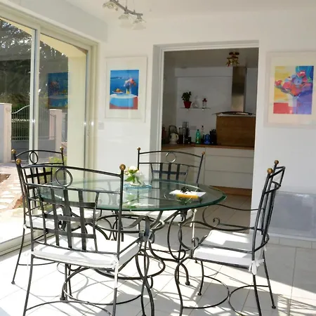 Iris Villa Saint-Raphael (Var)